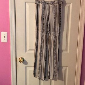 white and back flow pants! Size small!